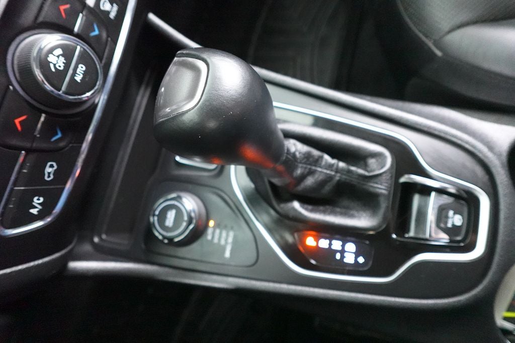 2019 Jeep Cherokee Overland