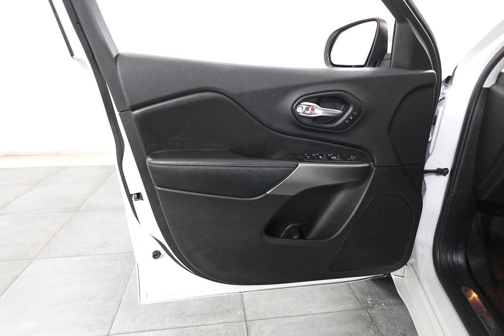 2019 Jeep Cherokee Overland