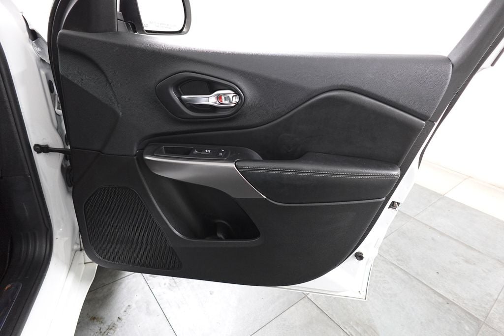 2019 Jeep Cherokee Overland