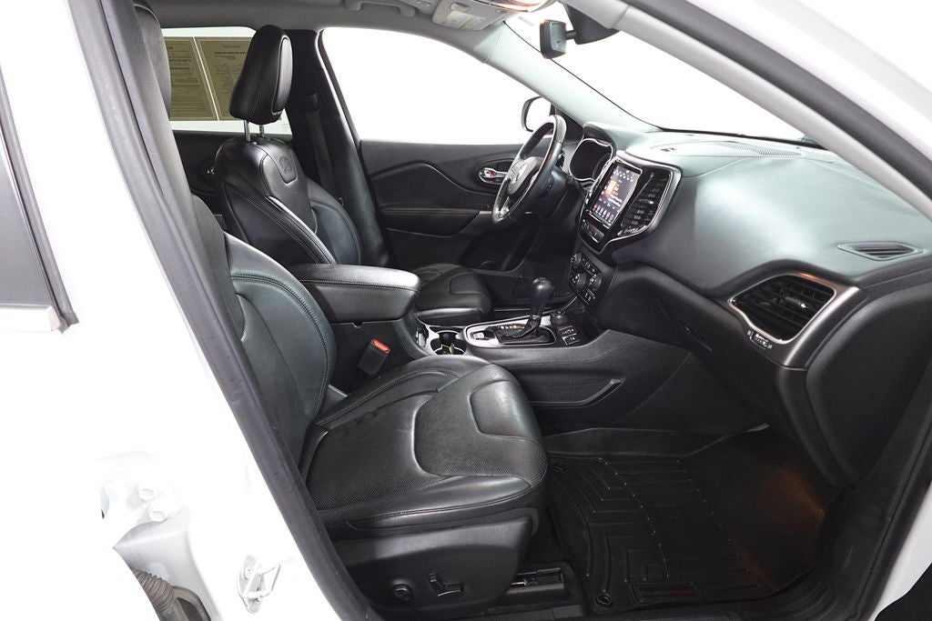 2019 Jeep Cherokee Overland