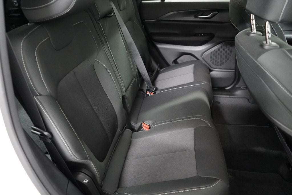 2027 Jeep Grand Cherokee Laredo X