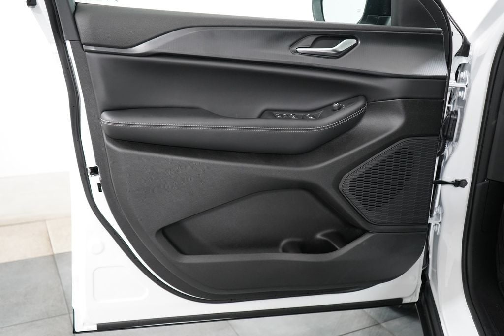 2027 Jeep Grand Cherokee Laredo X