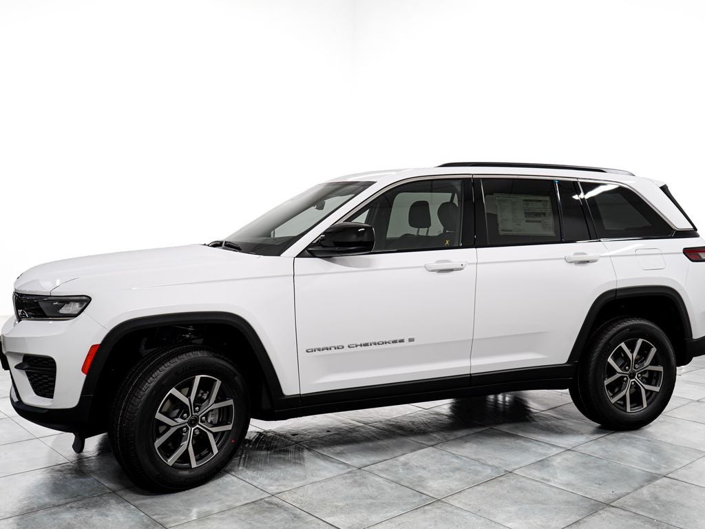 2027 Jeep Grand Cherokee Laredo X