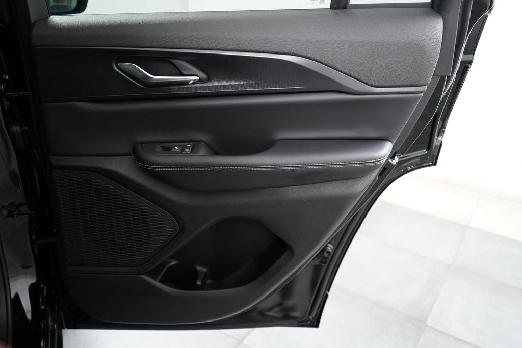 2027 Jeep Grand Cherokee Laredo X