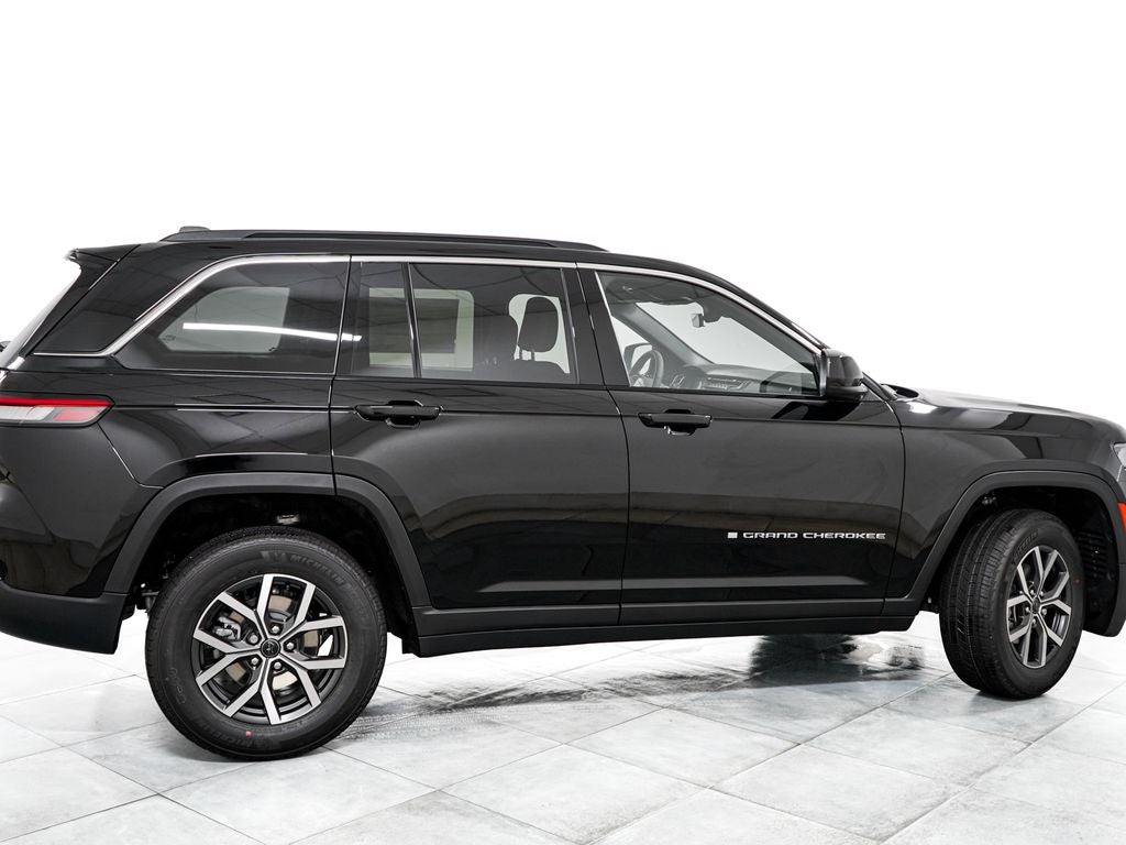2027 Jeep Grand Cherokee Laredo X