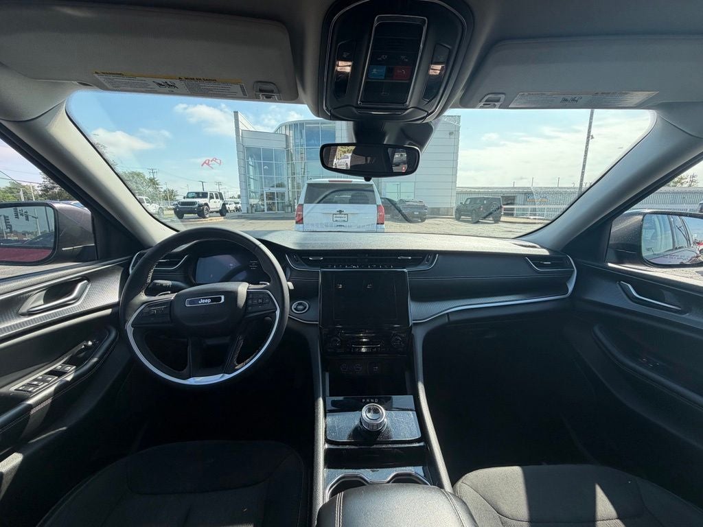 2023 Jeep Grand Cherokee Laredo