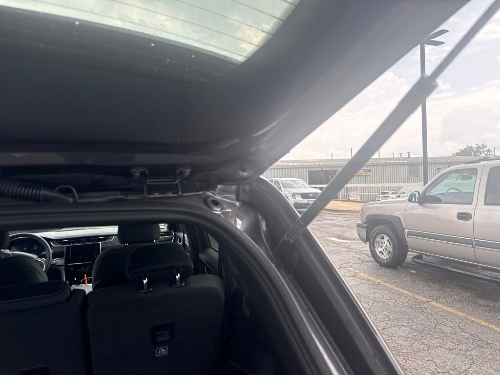 2025 Jeep Grand Cherokee Base