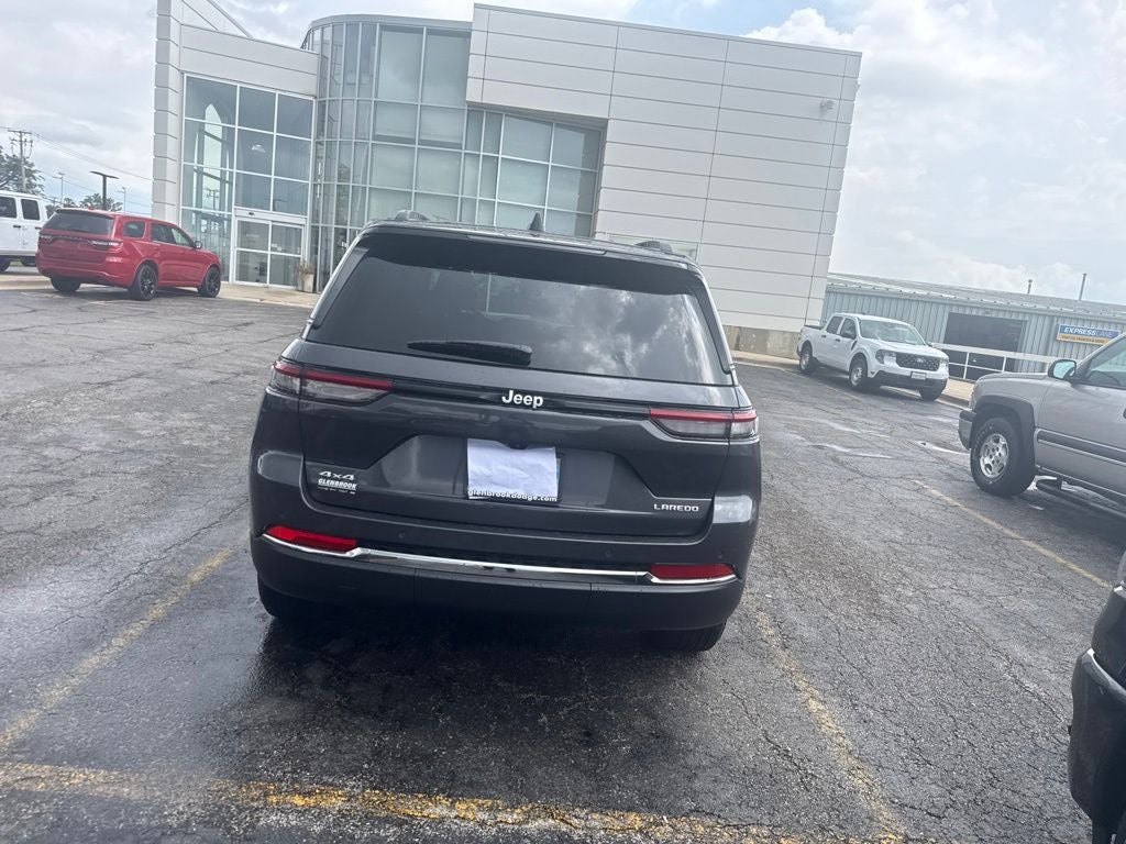 2025 Jeep Grand Cherokee Base