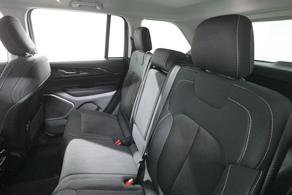 2022 Jeep Grand Cherokee Laredo