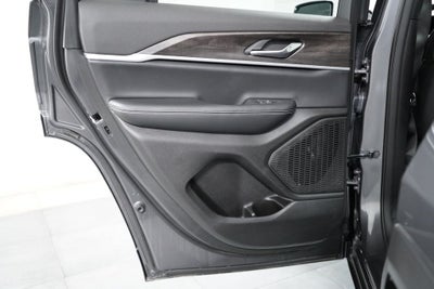 2026 Jeep Grand Cherokee Laredo Altitude