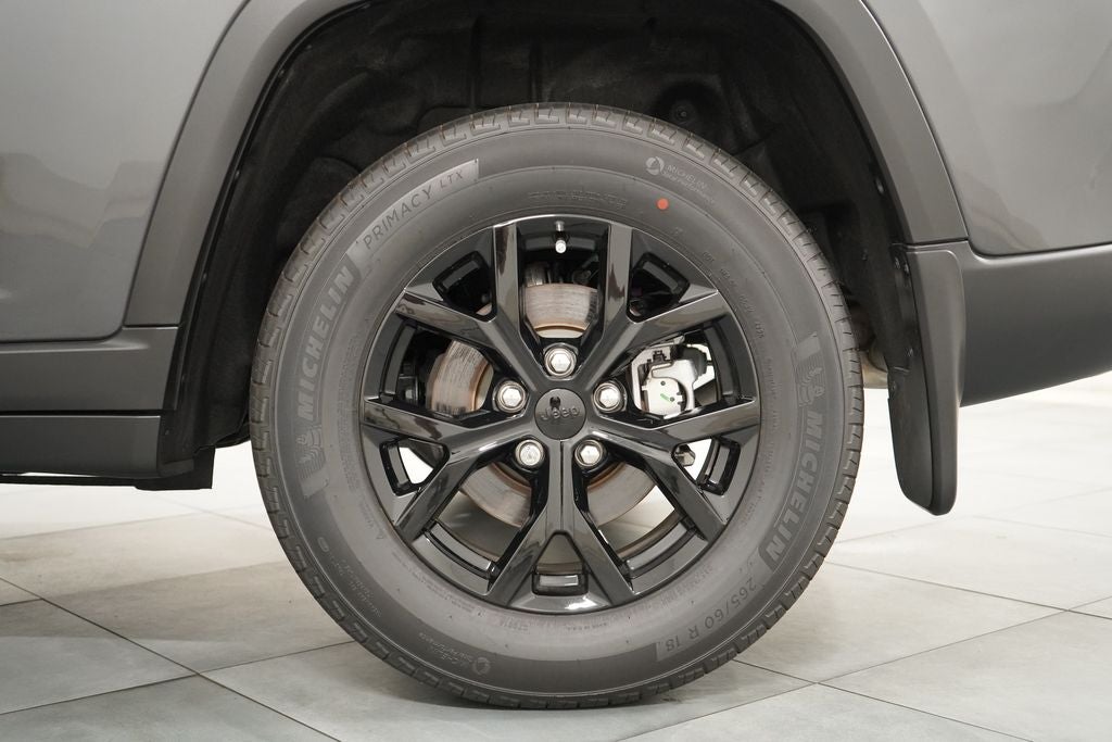 2026 Jeep Grand Cherokee Laredo Altitude
