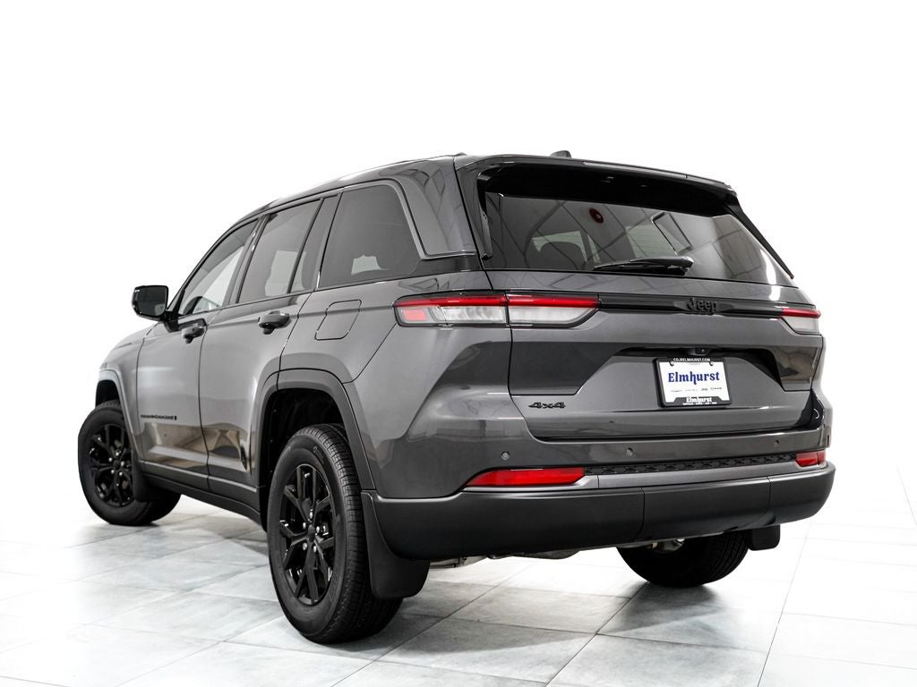 2026 Jeep Grand Cherokee Laredo Altitude