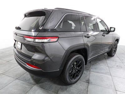 2026 Jeep Grand Cherokee Laredo Altitude