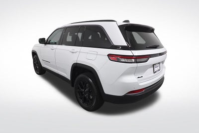 2026 Jeep Grand Cherokee Laredo