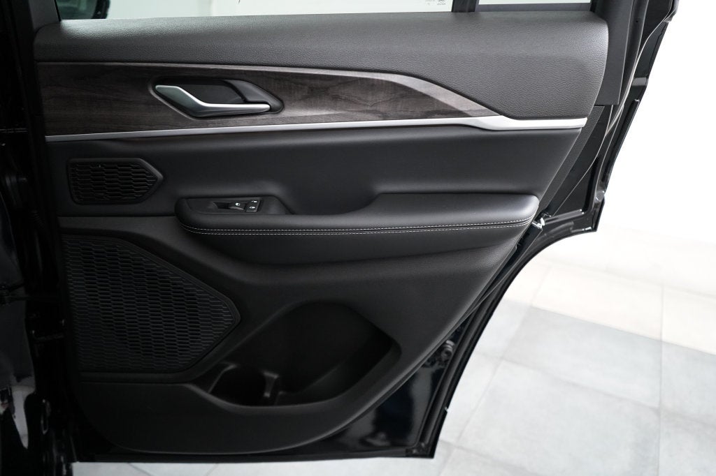 2027 Jeep Grand Cherokee Limited