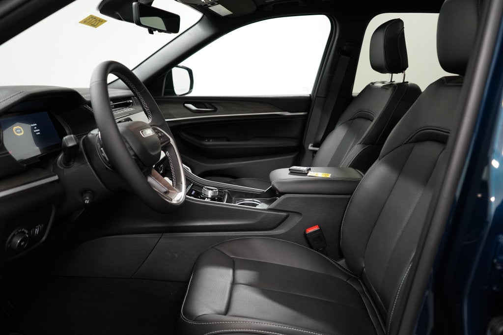 2027 Jeep Grand Cherokee Limited Reserve