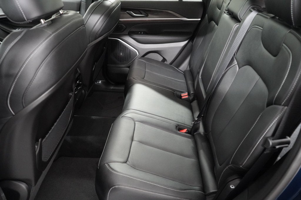 2027 Jeep Grand Cherokee Limited Reserve
