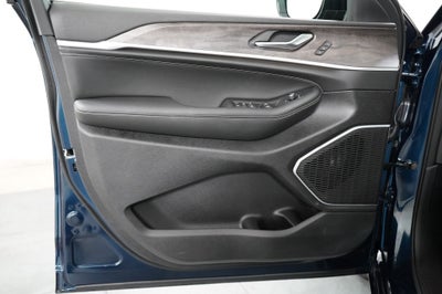 2027 Jeep Grand Cherokee Limited Reserve