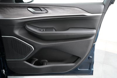 2027 Jeep Grand Cherokee Limited Reserve
