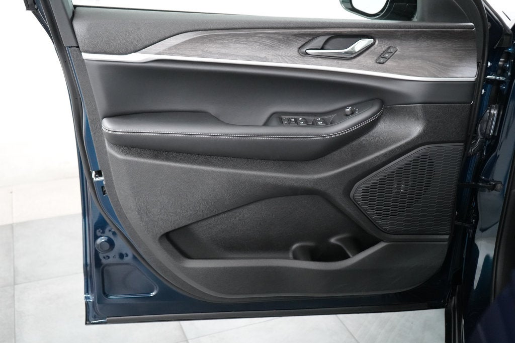 2027 Jeep Grand Cherokee Limited