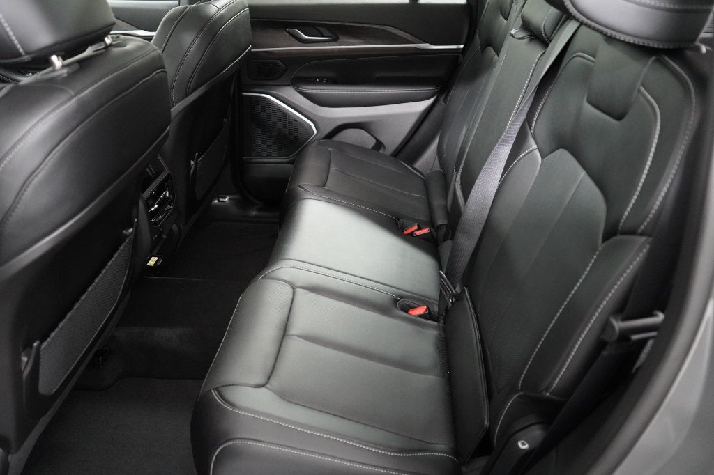 2027 Jeep Grand Cherokee Limited Reserve