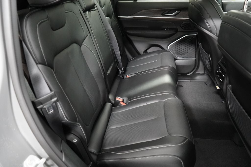 2027 Jeep Grand Cherokee Limited Reserve