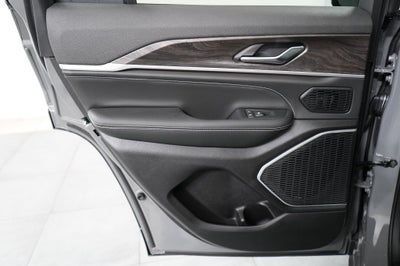 2027 Jeep Grand Cherokee Limited Reserve