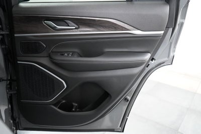 2027 Jeep Grand Cherokee Limited Reserve