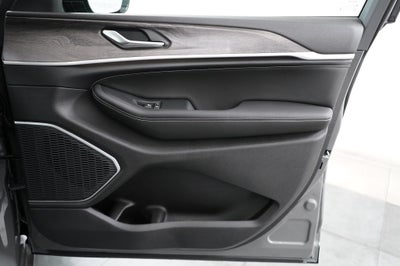 2027 Jeep Grand Cherokee Limited Reserve
