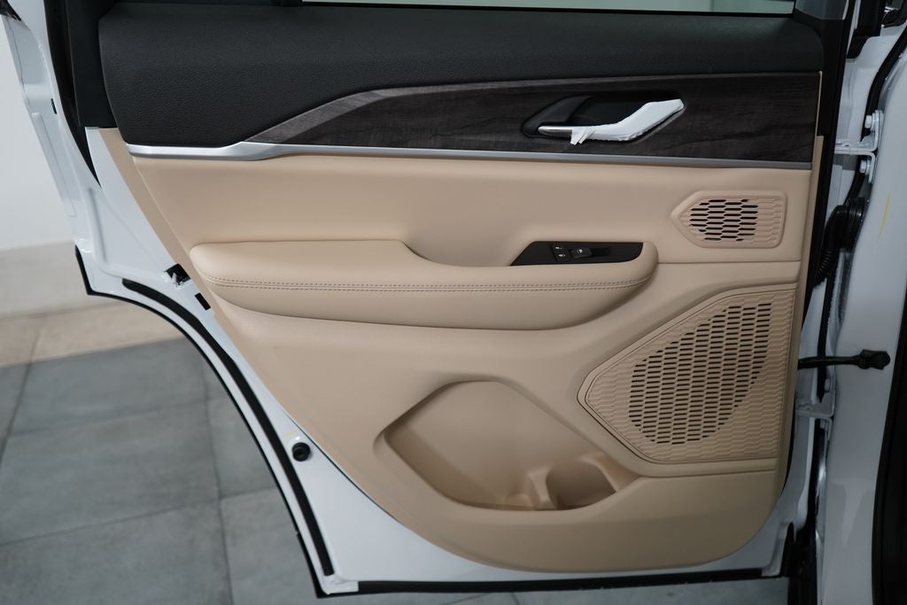 2027 Jeep Grand Cherokee Limited
