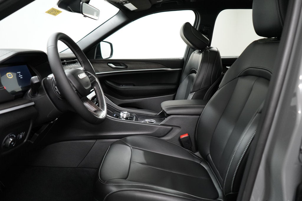 2027 Jeep Grand Cherokee Limited Reserve