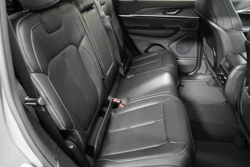 2027 Jeep Grand Cherokee Limited Reserve