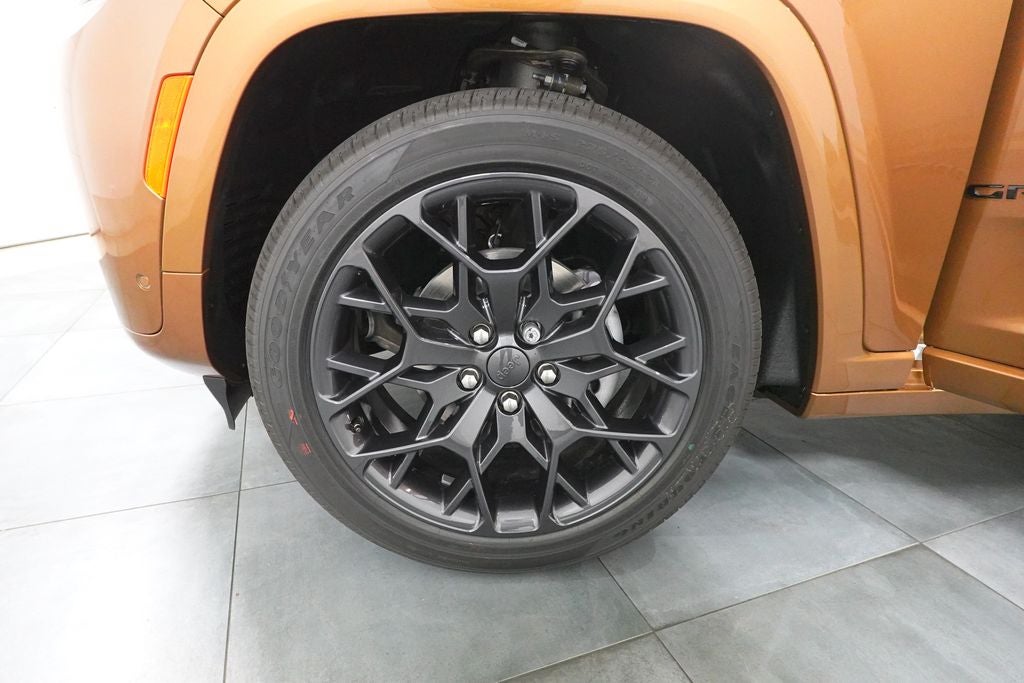 2026 Jeep Grand Cherokee GRAND CHEROKEE SUMMIT 4X4