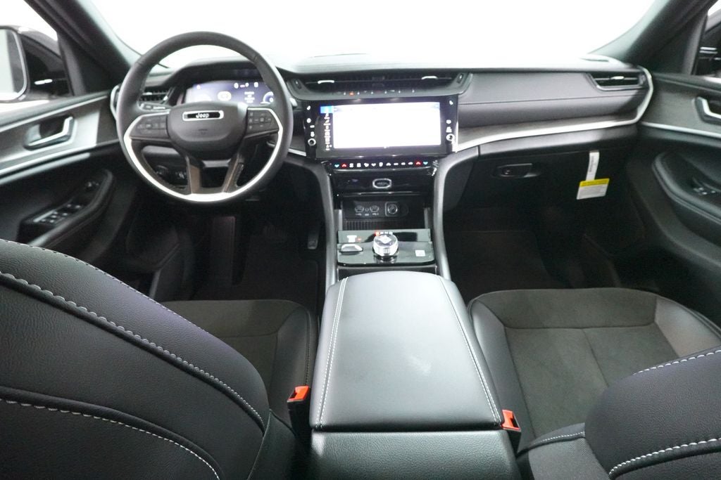 2026 Jeep Grand Cherokee L Laredo Altitude