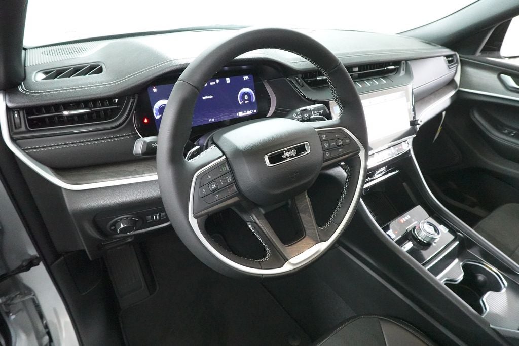 2026 Jeep Grand Cherokee L Laredo Altitude