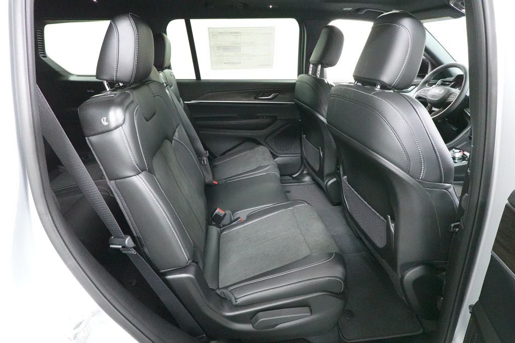 2026 Jeep Grand Cherokee L Laredo Altitude