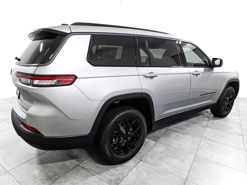 2026 Jeep Grand Cherokee L Laredo Altitude
