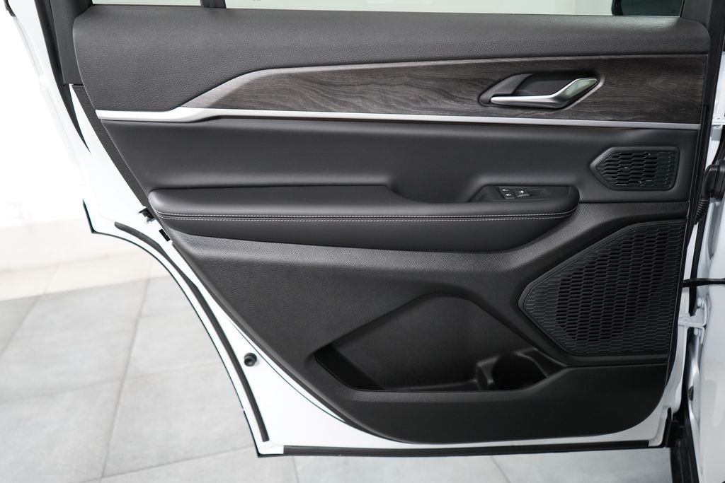 2027 Jeep Grand Cherokee L Limited