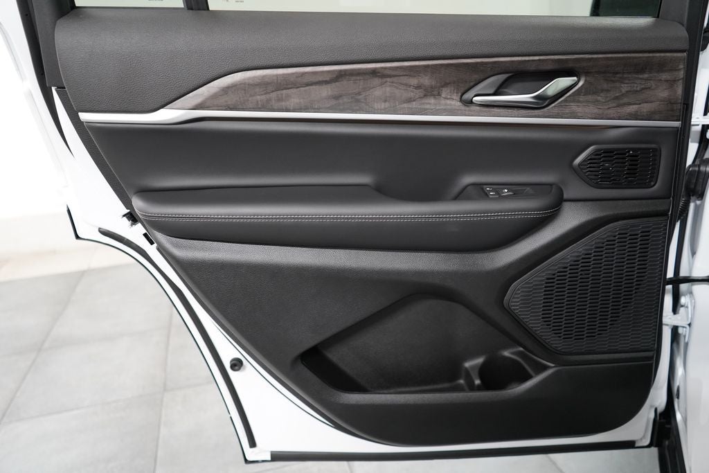 2027 Jeep Grand Cherokee L Limited