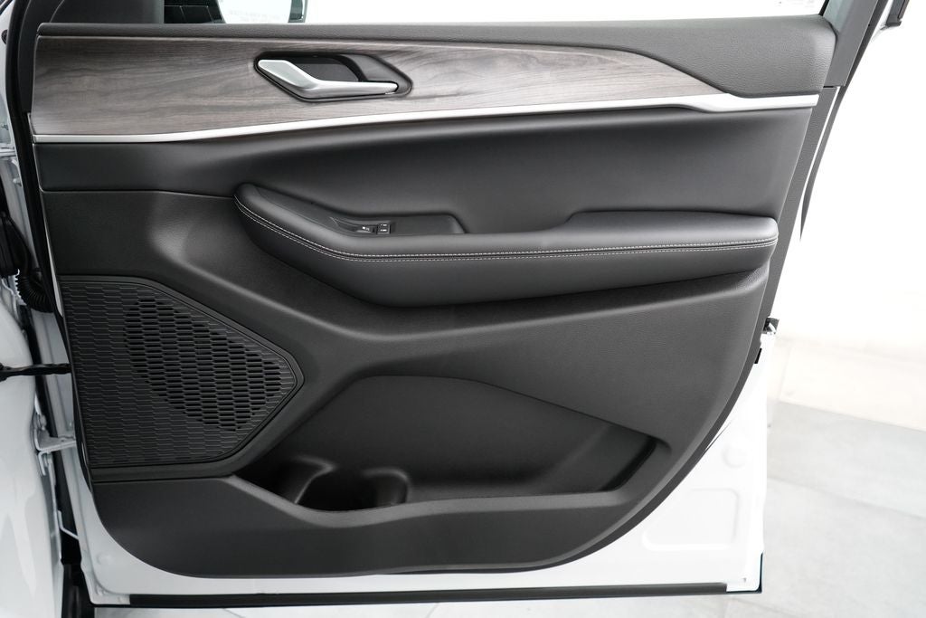 2027 Jeep Grand Cherokee L Limited