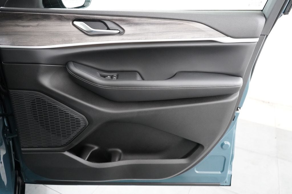 2027 Jeep Grand Cherokee L Limited