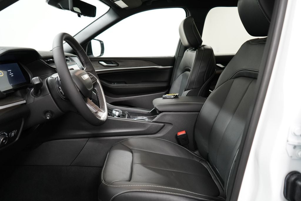 2027 Jeep Grand Cherokee L Limited Reserve