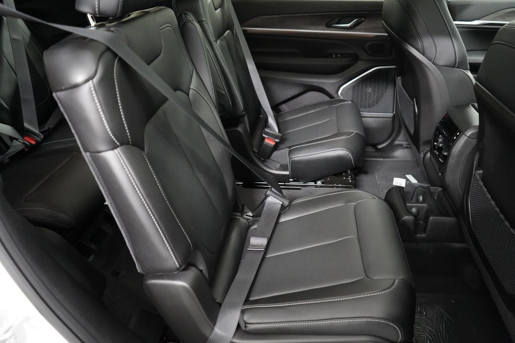 2027 Jeep Grand Cherokee L Limited Reserve