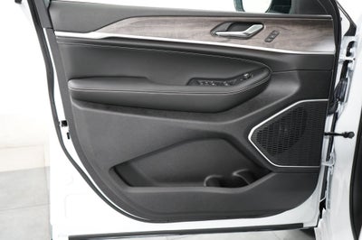 2027 Jeep Grand Cherokee L Limited Reserve