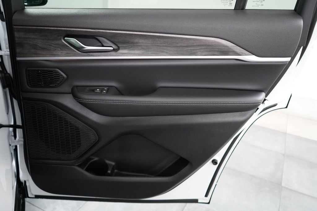 2027 Jeep Grand Cherokee L Limited