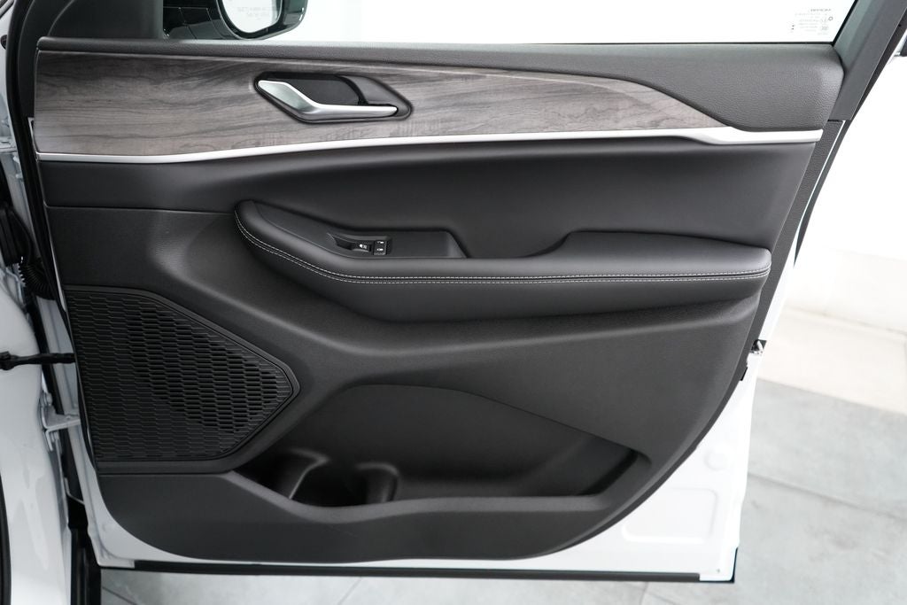 2027 Jeep Grand Cherokee L Limited