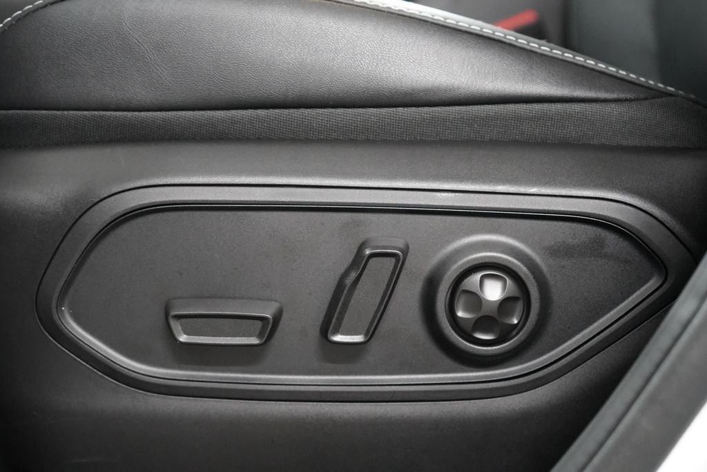2027 Jeep Grand Cherokee L Limited Reserve