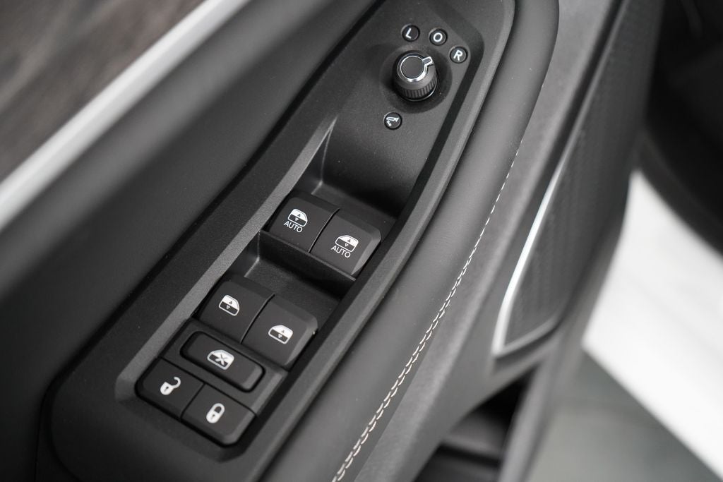 2027 Jeep Grand Cherokee L Limited Reserve