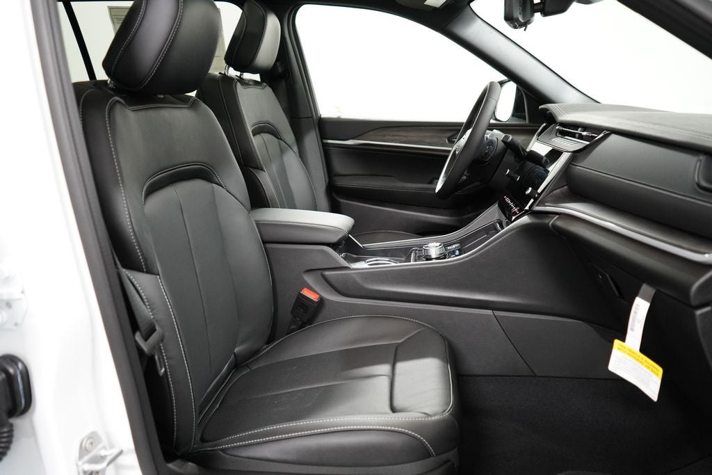 2027 Jeep Grand Cherokee L Limited Reserve