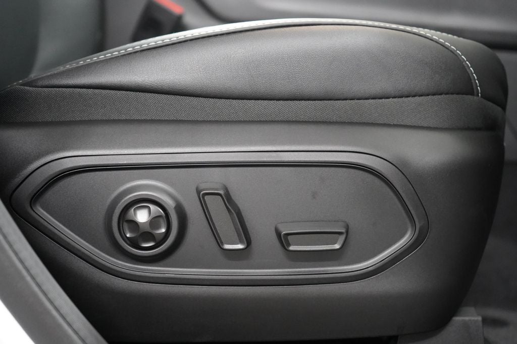 2027 Jeep Grand Cherokee L Limited Reserve